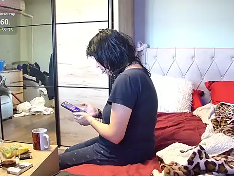 tess1980 online show from February 25, 2026, 6:02 am