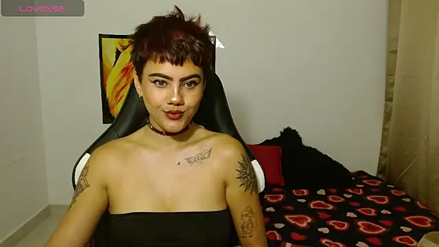 Divinejewel69 online show from March 16, 2026, 9:24 am