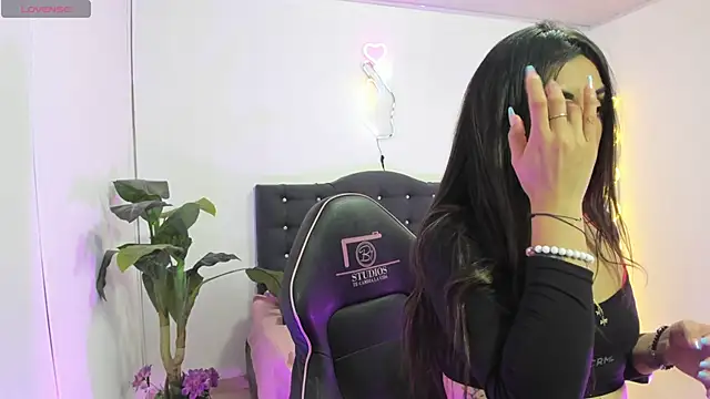 LINDSAY TAY online show from March 30, 2026, 3:19 am