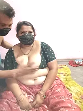 gujjuhotcouple online show from May 26, 2026, 4:49 pm