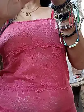 yuliitza4 online show from July 2, 2026, 3:51 pm