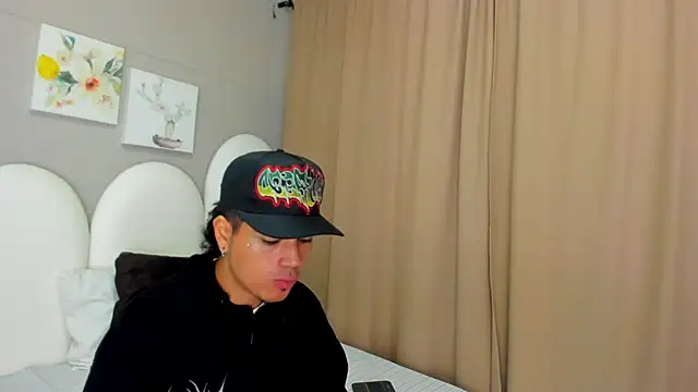 Snapshot of Briian__ chatting on June 7, 2026, 1:38 pm Briian online show from June 7, 2026, 1:38 pm