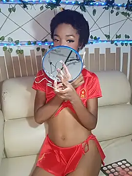 Snapshot of TinnaPeyton chatting on July 20, 2026, 9:39 pm TinnaPeyton online show from July 20, 2026, 9:39 pm