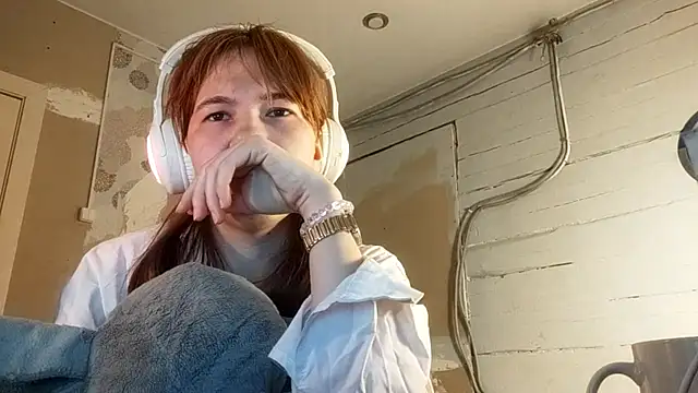 DinaFirebird online show from February 26, 2026, 11:43 am