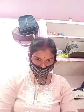 Hot bri2 online show from April 7, 2026, 4:20 pm