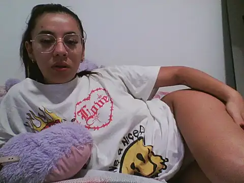 Nanuchis online show from March 5, 2026, 10:59 pm