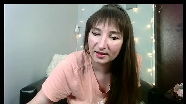 Birdie Kiss online show from April 2, 2026, 8:48 pm