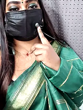 Cutie Nila online show from April 3, 2026, 5:14 am