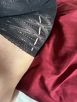 lucihornymilf online show from February 25, 2026, 3:23 pm