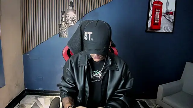 DanteLuxx online show from March 23, 2026, 3:17 am