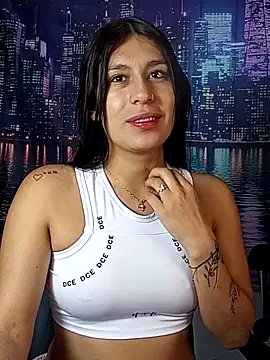 charlottte wh online show from April 12, 2026, 6:49 am