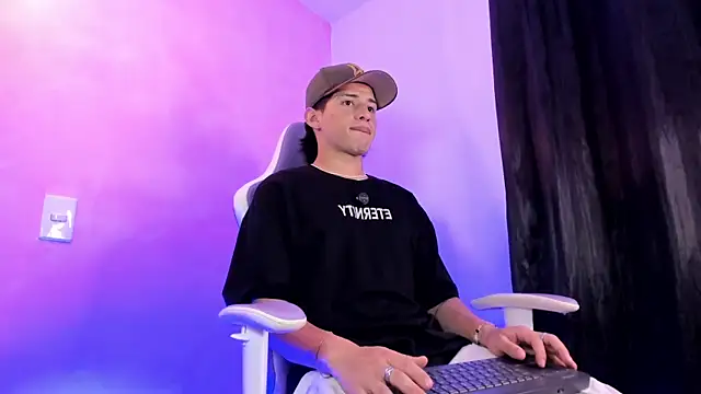 Snapshot of Nathan--Ferrara chatting on May 25, 2026, 12:26 pm Nathan--Ferrara online show from May 25, 2026, 12:26 pm