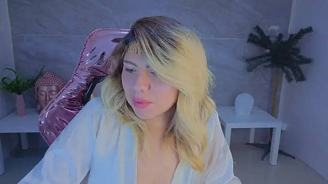 Snapshot of Victoria01_s chatting on February 27, 2026, 2:56 am Victoria01 s online show from February 27, 2026, 2:56 am