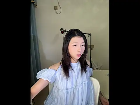 Y--F--LOVE online show from March 31, 2026, 3:14 pm