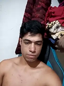 lucastorquato1709 online show from February 26, 2026, 6:24 am