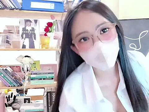 Snapshot of LeNaLyy chatting on February 28, 2026, 10:48 am LeNaLyy online show from February 28, 2026, 10:48 am