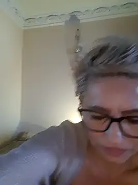 LunaBlaise online show from May 26, 2026, 6:22 am
