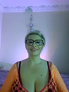 LunaBlaise online show from May 25, 2026, 8:57 am