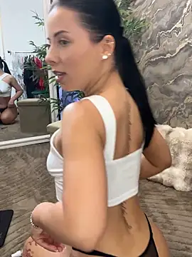 KrystalJade online show from June 4, 2026, 7:24 am