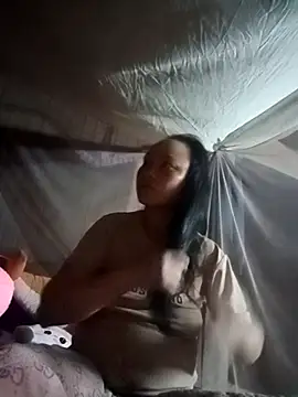 Snapshot of muimui990 chatting on February 26, 2026, 1:44 pm muimui990 online show from February 26, 2026, 1:44 pm