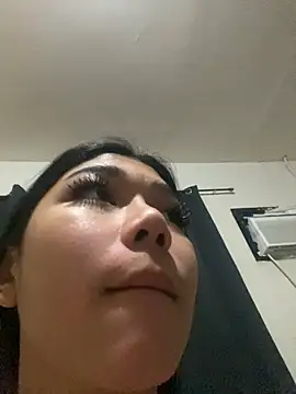 azumi suzako online show from April 9, 2026, 3:18 pm