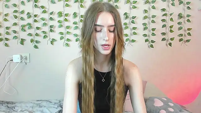 EllieRough online show from June 15, 2026, 3:29 am