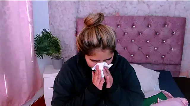 Sofiazaf  online show from April 7, 2026, 12:18 pm