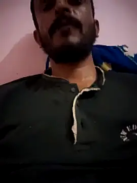 vinny6190 online show from April 22, 2026, 4:36 pm