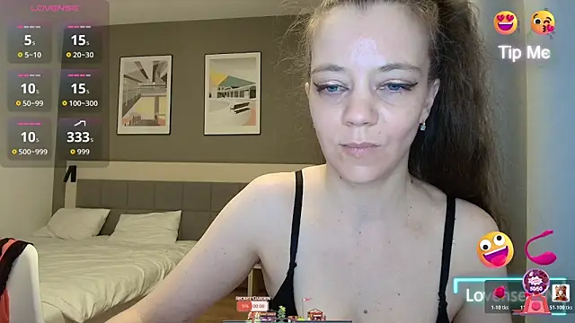 Yana-XX online show from June 3, 2026, 5:39 pm