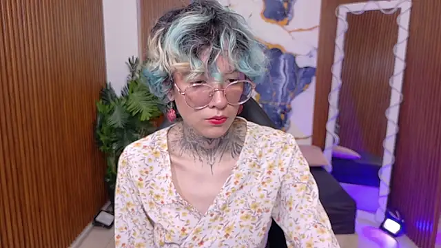 Lyra tay online show from June 11, 2026, 7:11 pm