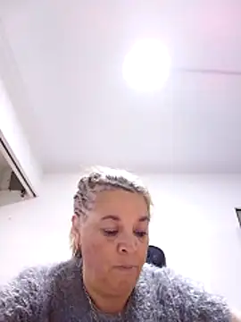 momismilf544 online show from May 2, 2026, 8:14 pm