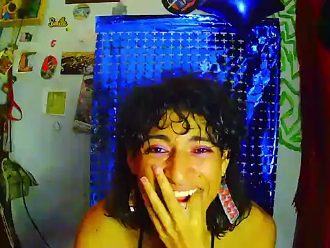 RAMONA TIJERAX online show from June 24, 2026, 1:43 pm