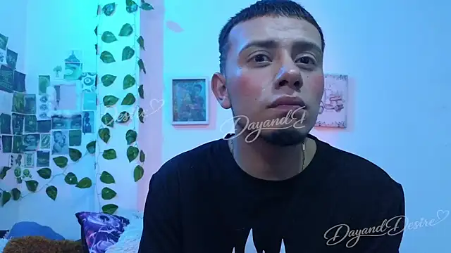 DayandDesire online show from May 16, 2026, 4:33 am