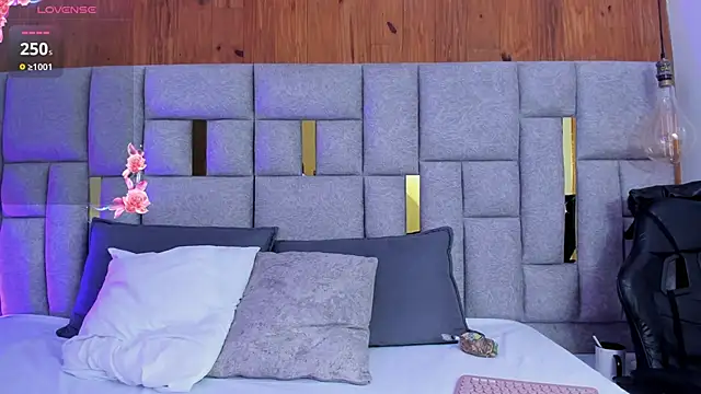 camilaa smith  online show from April 16, 2026, 5:57 pm