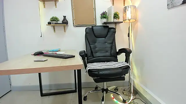 Stefy cg online show from March 11, 2026, 12:43 pm