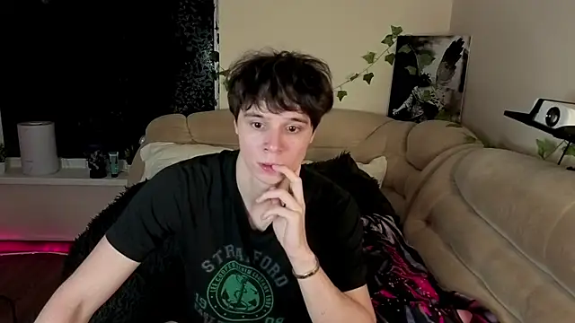 AnthonyCuutie online show from April 1, 2026, 5:54 pm