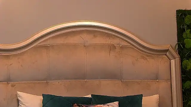 Kim Skyleer online show from March 7, 2026, 5:58 am