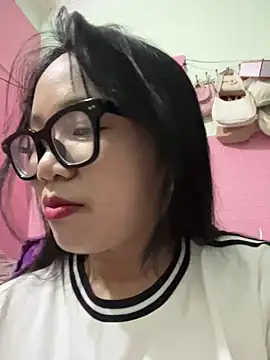 Leeeeiu online show from May 28, 2026, 3:07 pm