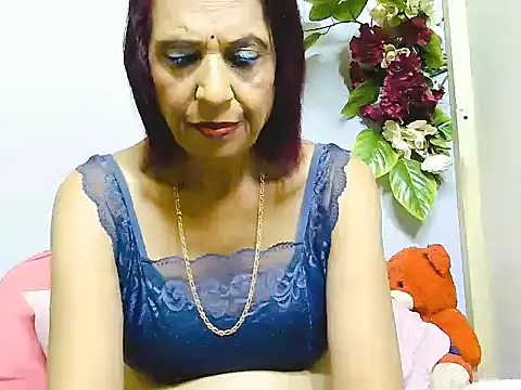 Hot queen58 online show from June 25, 2026, 5:29 pm