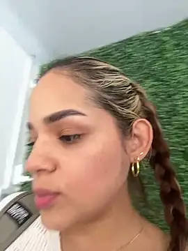 Sara  sweett online show from March 18, 2026, 5:14 pm