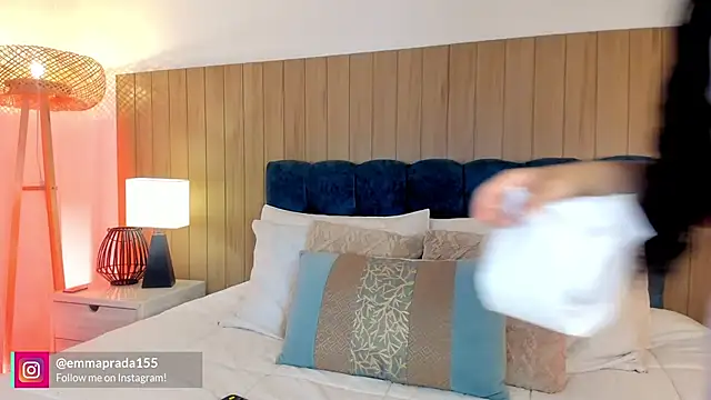 missprada  online show from June 12, 2026, 12:03 pm