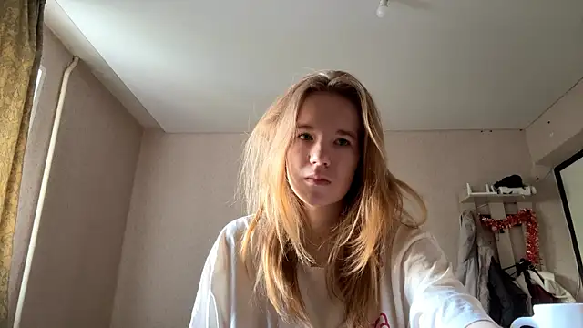 Snapshot of LeomaJee chatting on June 10, 2026, 1:34 pm LeomaJee online show from June 10, 2026, 1:34 pm