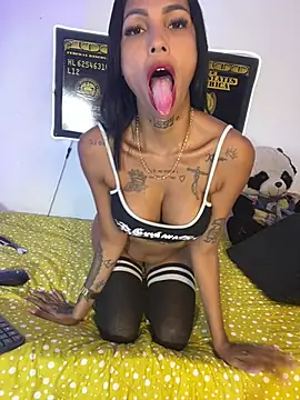 Snapshot of Antonella-smitt chatting on July 6, 2026, 12:34 pm Antonella-smitt online show from July 6, 2026, 12:34 pm