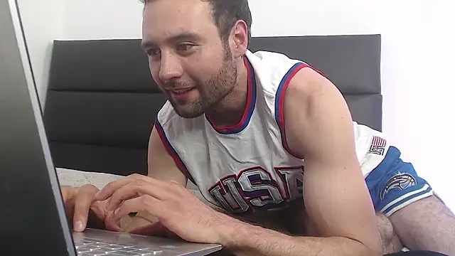 CarterHott online show from April 28, 2026, 2:27 am