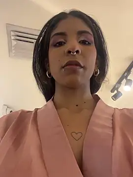 VioletaHills  online show from May 3, 2026, 12:31 pm