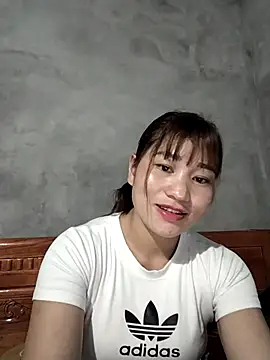 Lilinn  online show from February 28, 2026, 11:37 pm