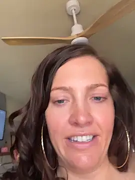 hollyharmd online show from April 5, 2026, 10:05 pm