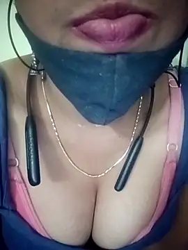 Snapshot of Tamil_Rani- chatting on March 14, 2026, 6:47 pm Tamil Rani- online show from March 14, 2026, 6:47 pm