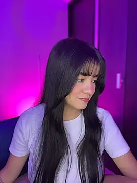 Sophia Wy online show from April 18, 2026, 12:57 am