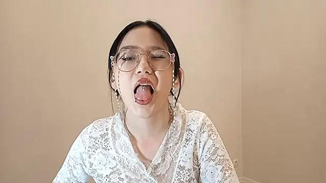 SolvedGlobe online show from April 13, 2026, 1:15 pm